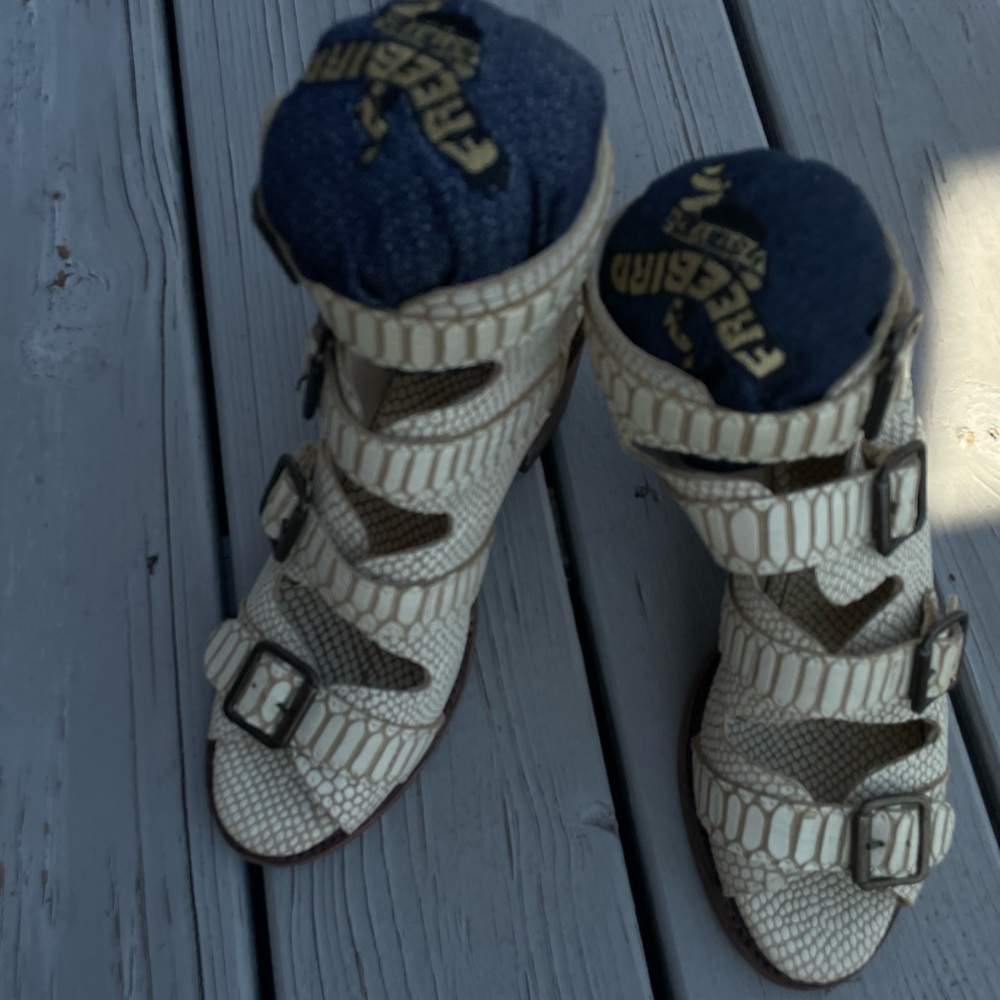 Freebird by Steven Cream Textured Strappy Sandals - Picture 2 of 3